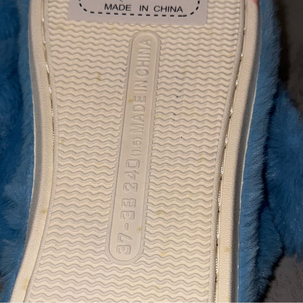 Stitch Slippers - Size 37-38 - Picture 6 of 6